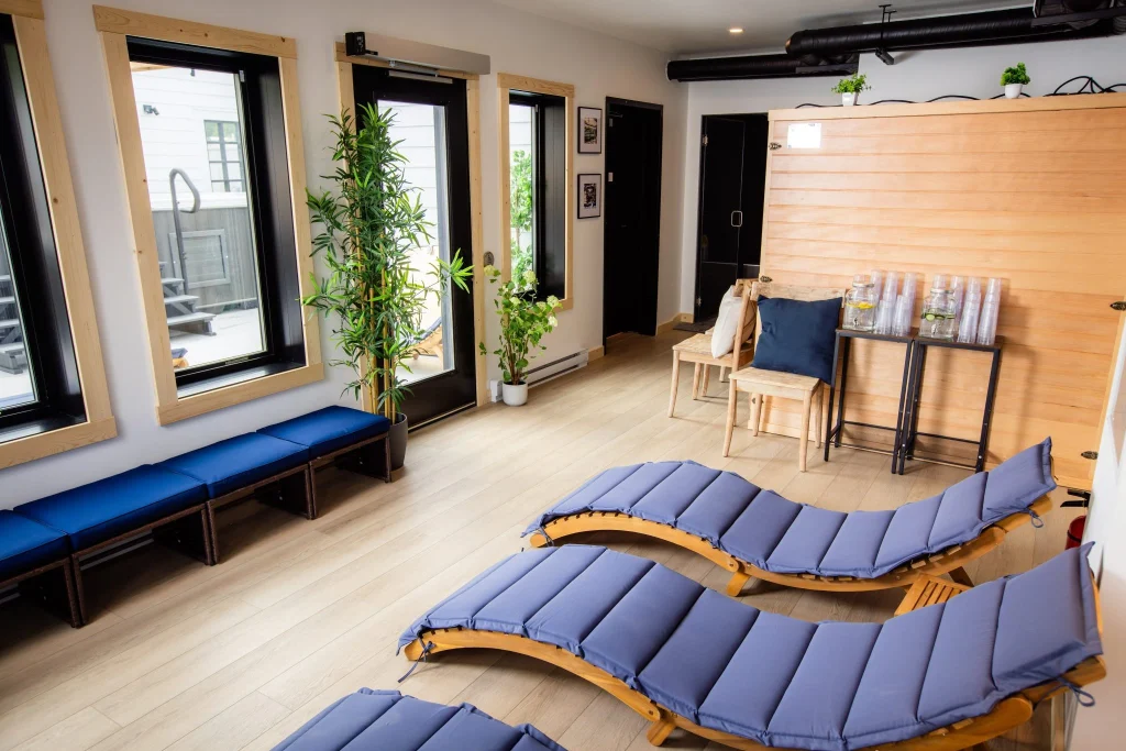 Interior fully furnished commercial modular building